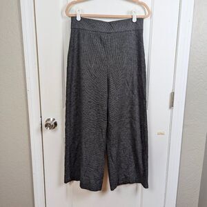ZARA | Gray Textured Wide-Leg Culotte Pants Size Large